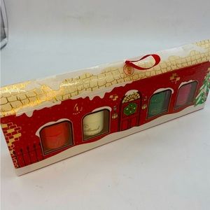 Set of 4 Moisturizing Lip balm